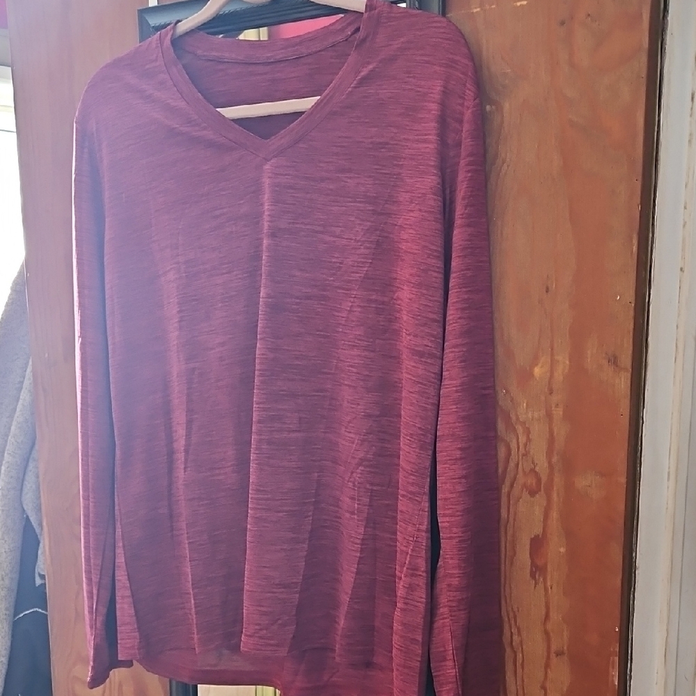 Amazon Essentials Women's Long Sleeve Tee - Maroon